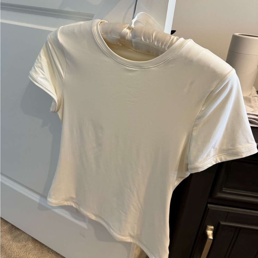White double lined t-shirt women’s